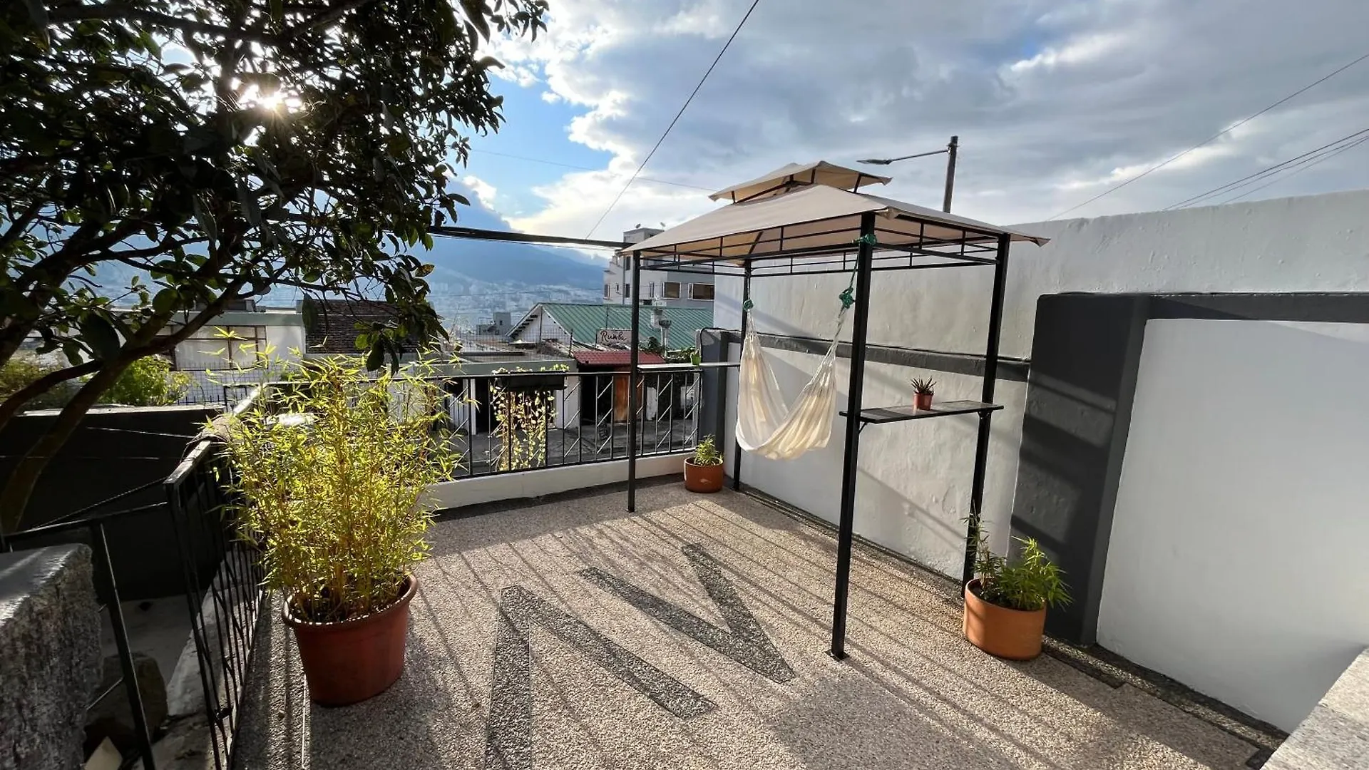 ** Bed & Breakfast St. Gallen Haus Quito Ecuador