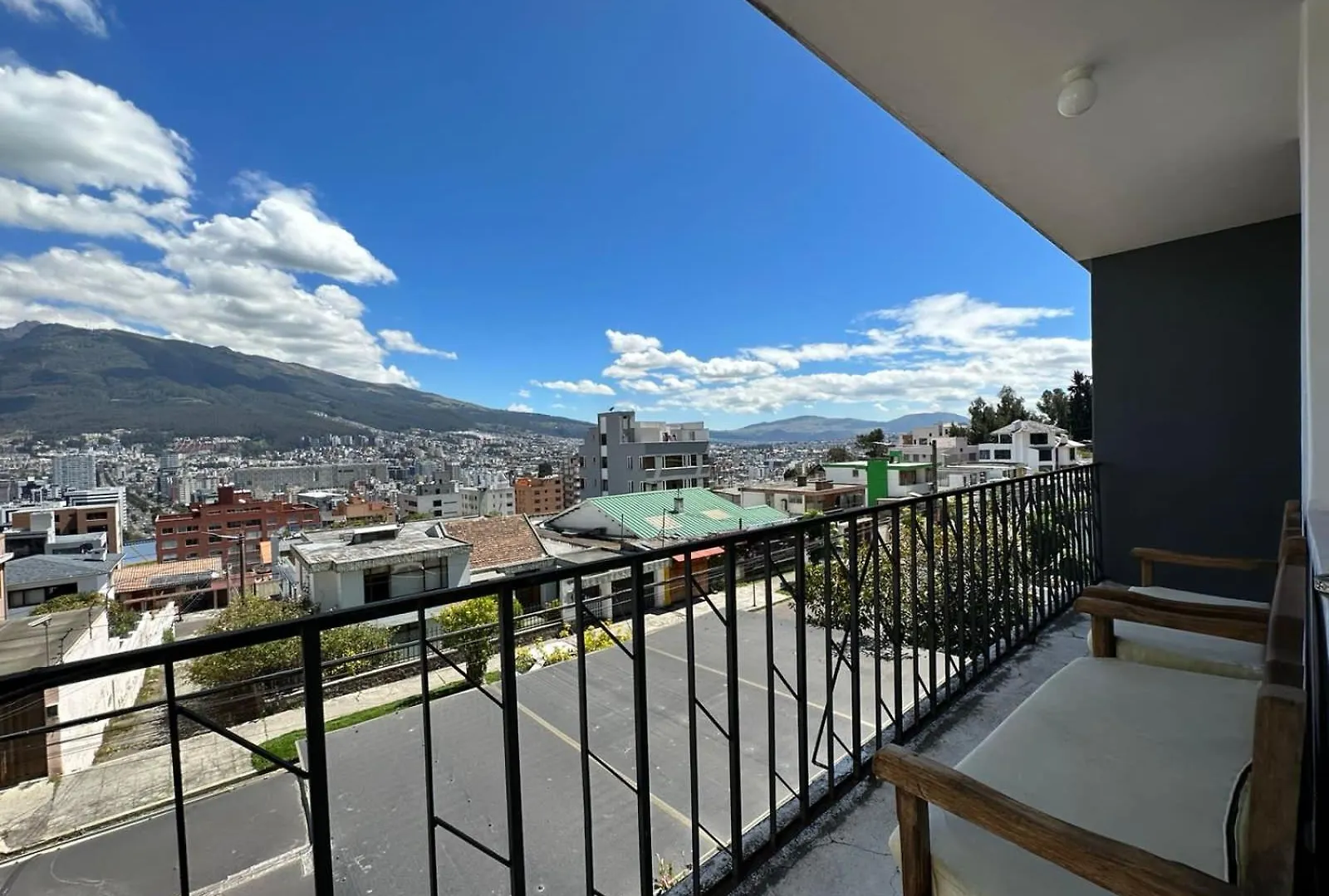 St. Gallen Haus Quito 2*,